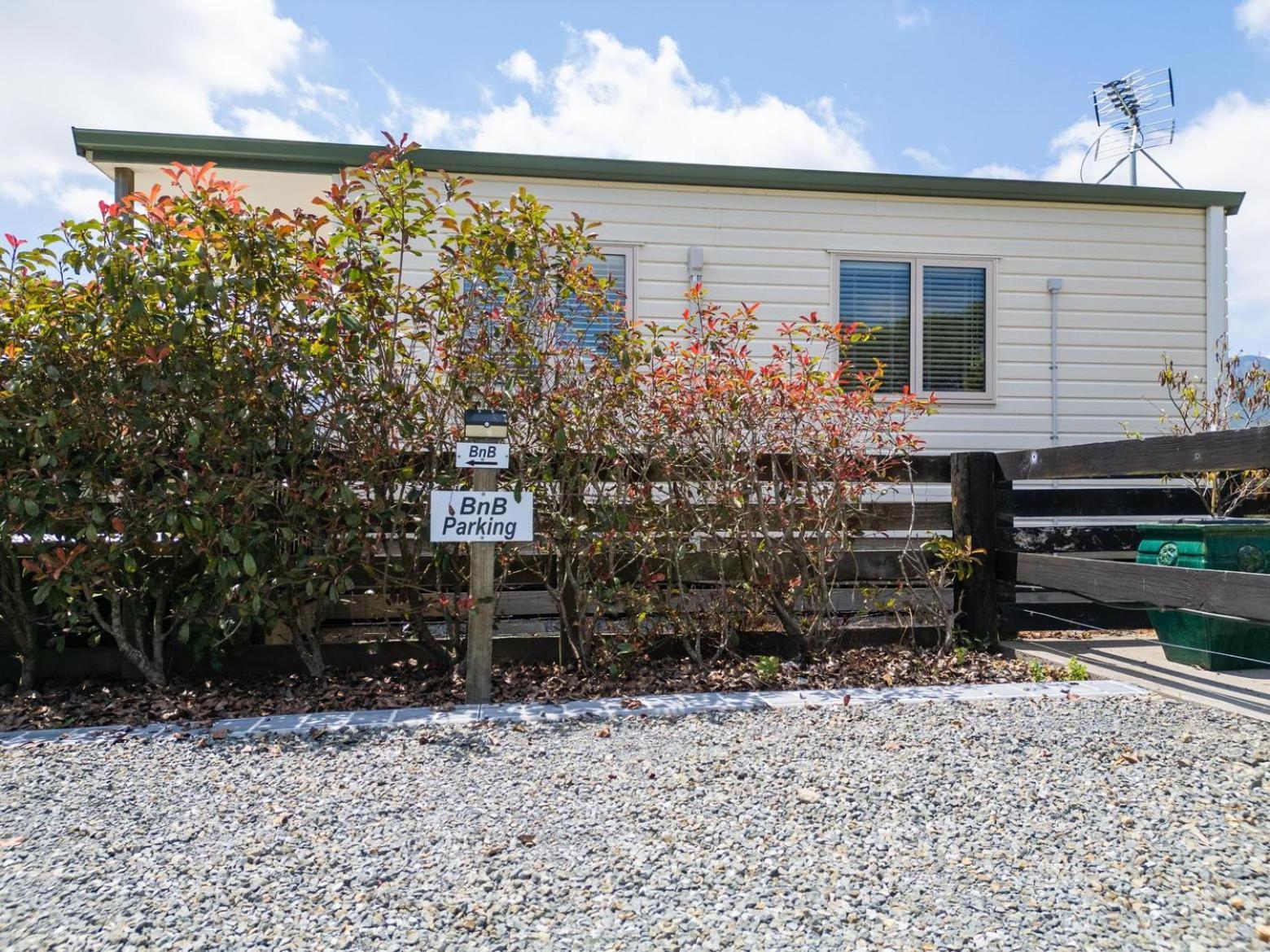 Okauia Lodge Matamata Exterior photo